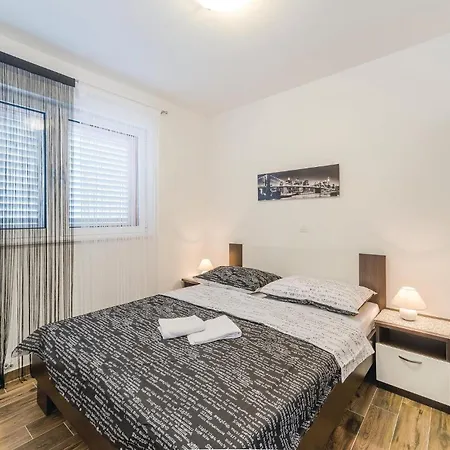 Apartman Beautiful In Biograd With Kitchen Biograd na Moru