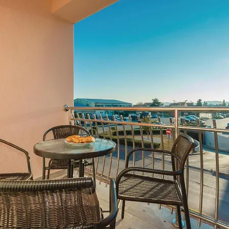 Beautiful In Biograd With Kitchen